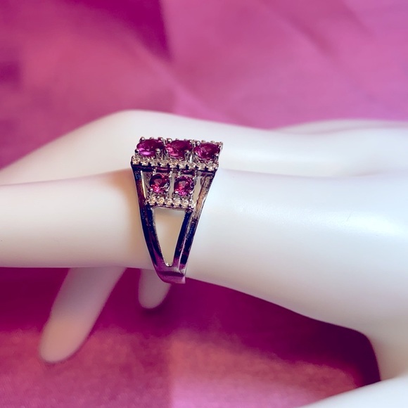 Raspberry Color Rhodolite & White Zircon Ring - Picture 13 of 14